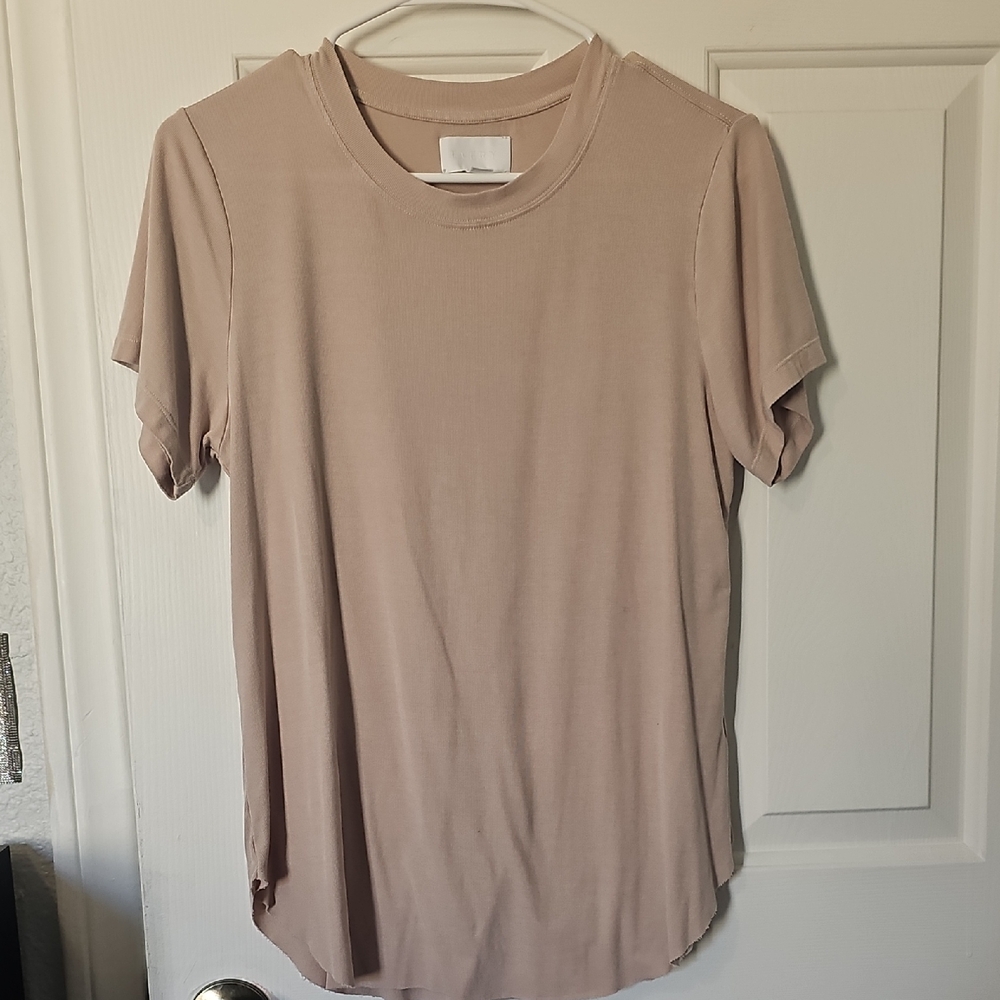Elegant Beige Short Sleeve Tee